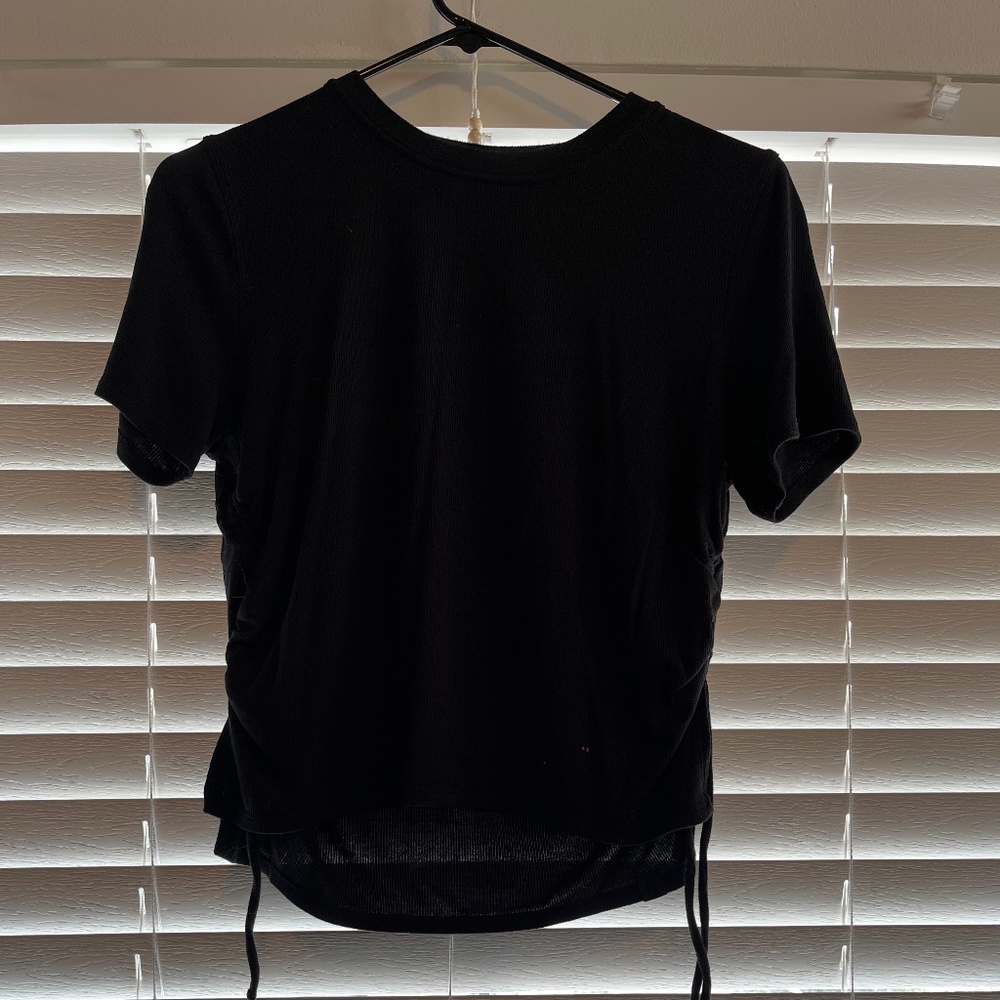 black adjustable lulu lemon top